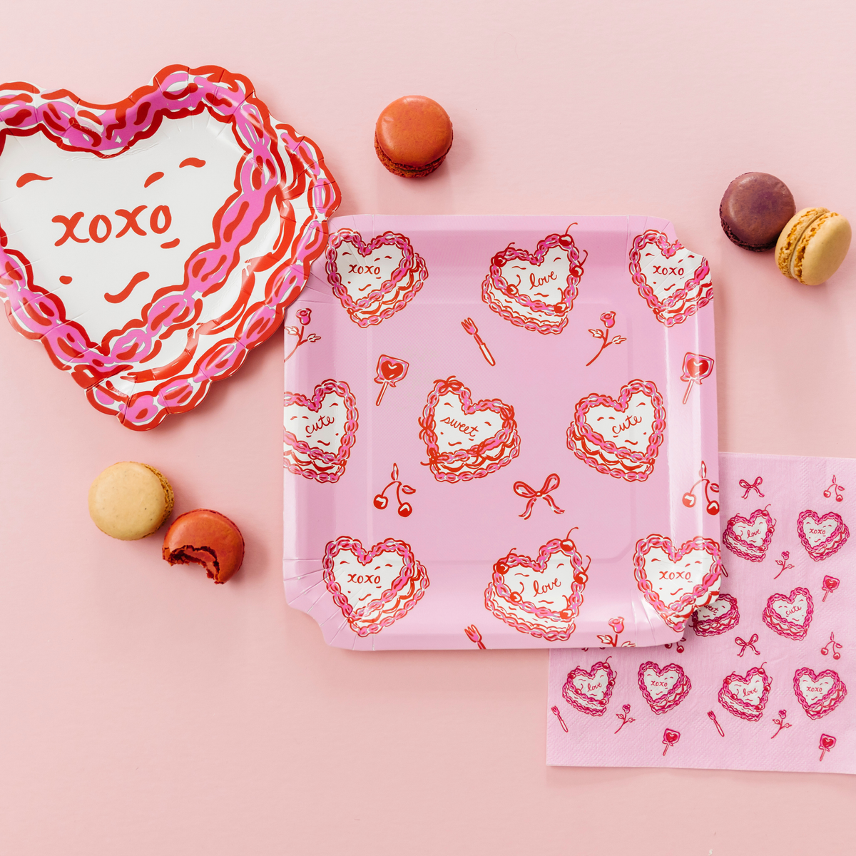 XOXO Party Plate