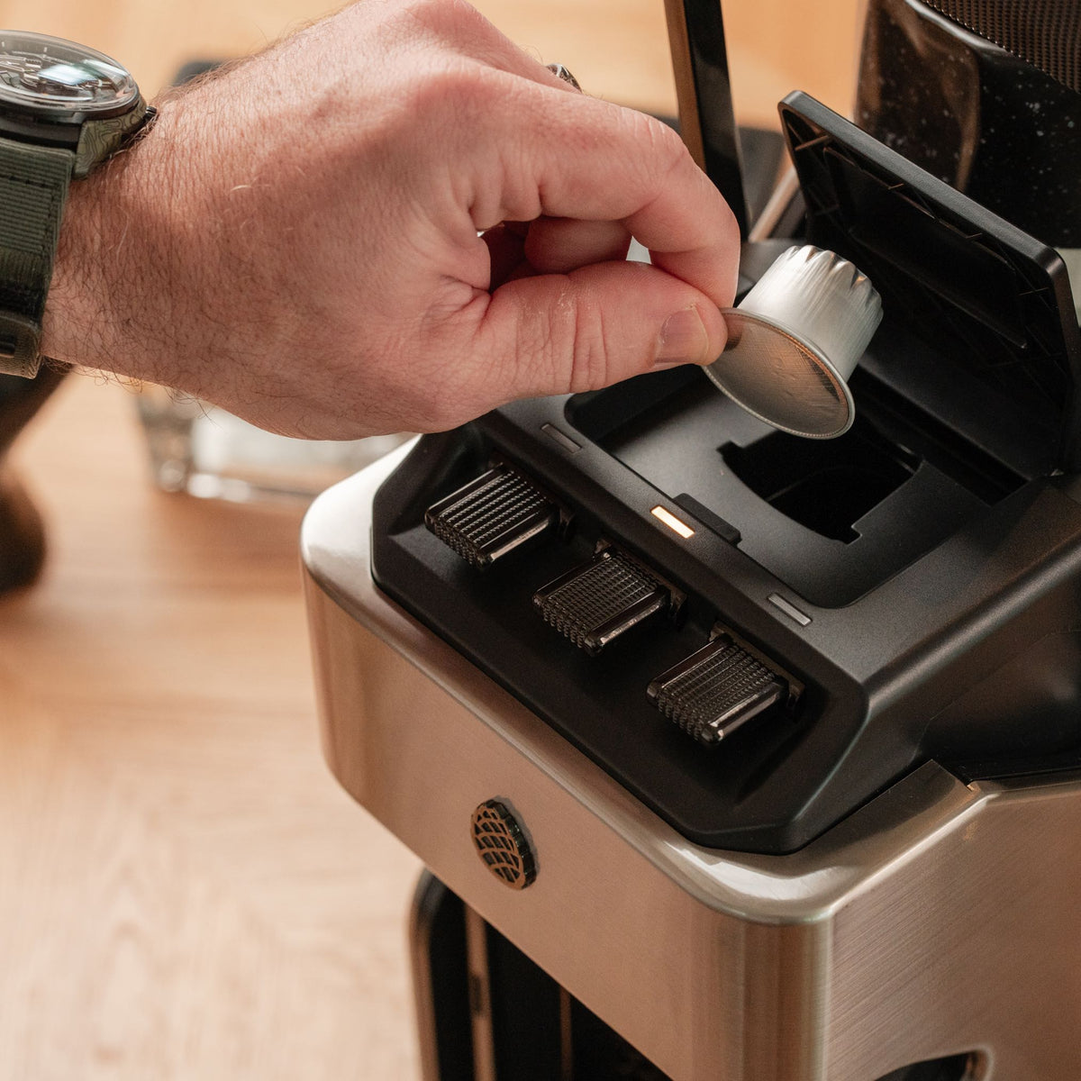 Line1 Espresso and Coffee Machine: Brushed Silver & Saddle