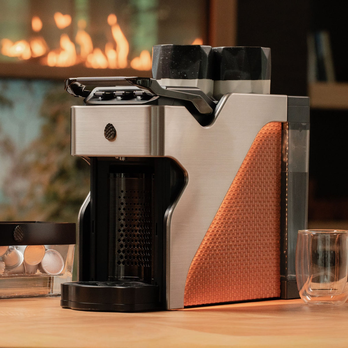 Line1 Espresso and Coffee Machine: Brushed Silver & Saddle