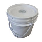 Bucket Feeder With Feeding Plugs