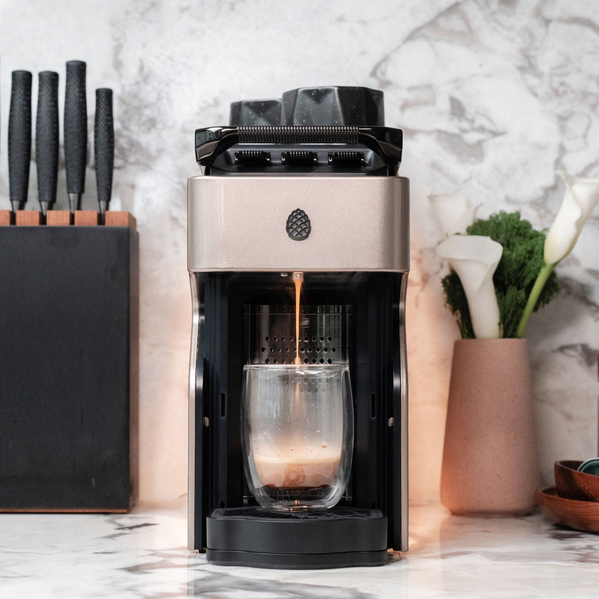 Line1 Espresso and Coffee Machine: Champagne & Onyx