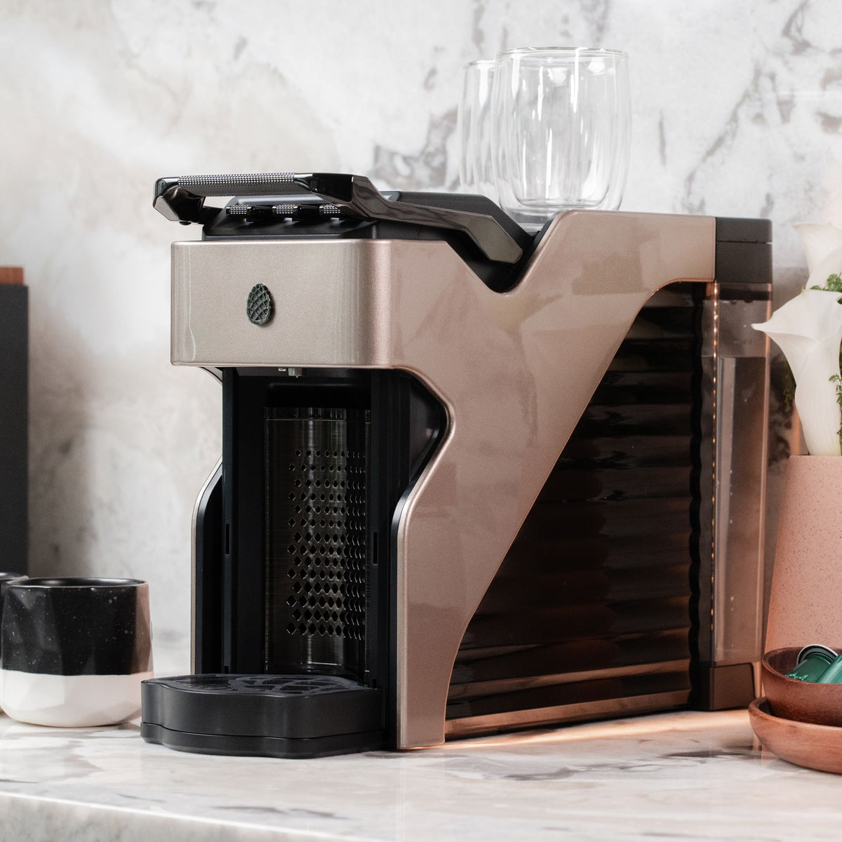 Line1 Espresso and Coffee Machine: Champagne & Onyx
