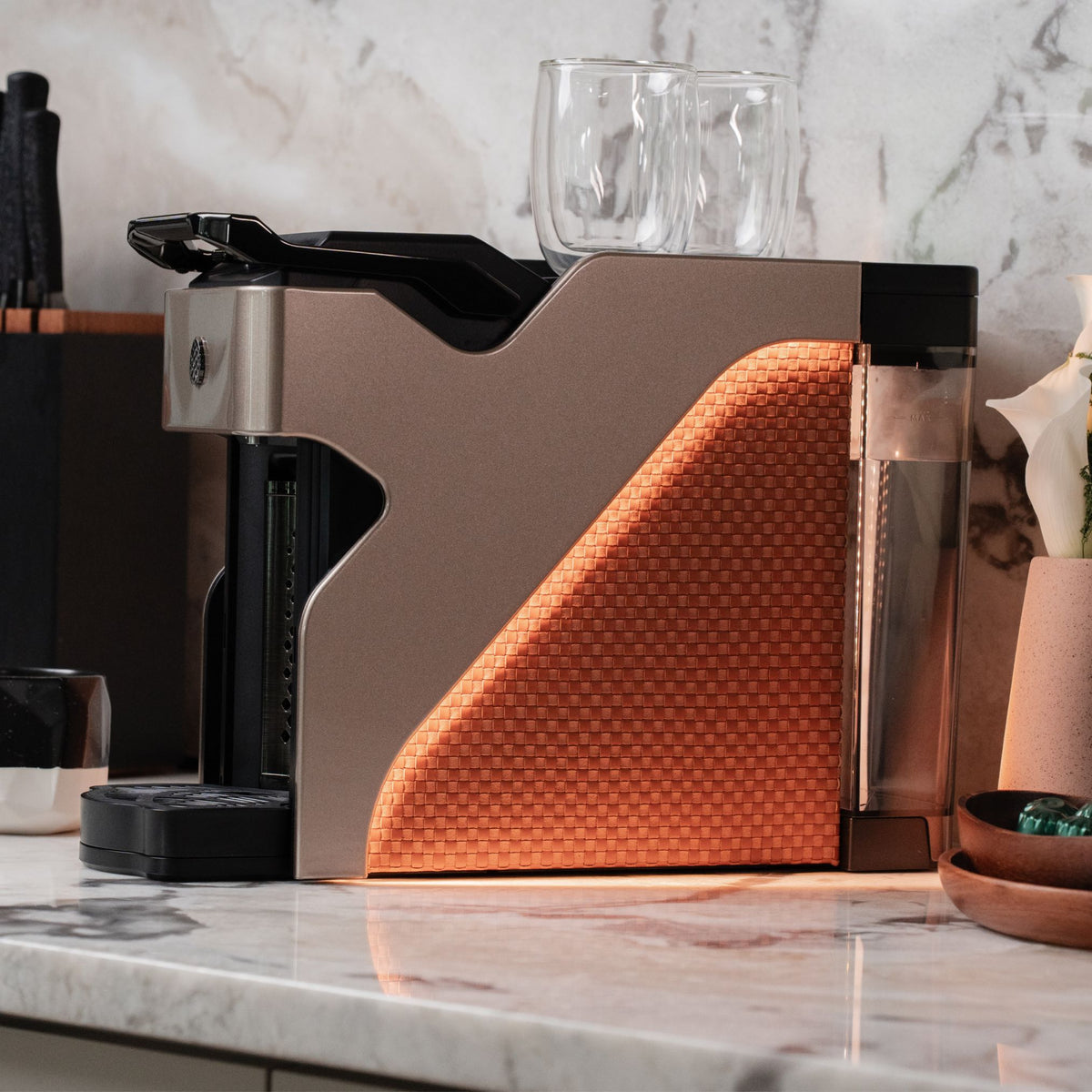 Line1 Espresso and Coffee Machine: Champagne & Saddle