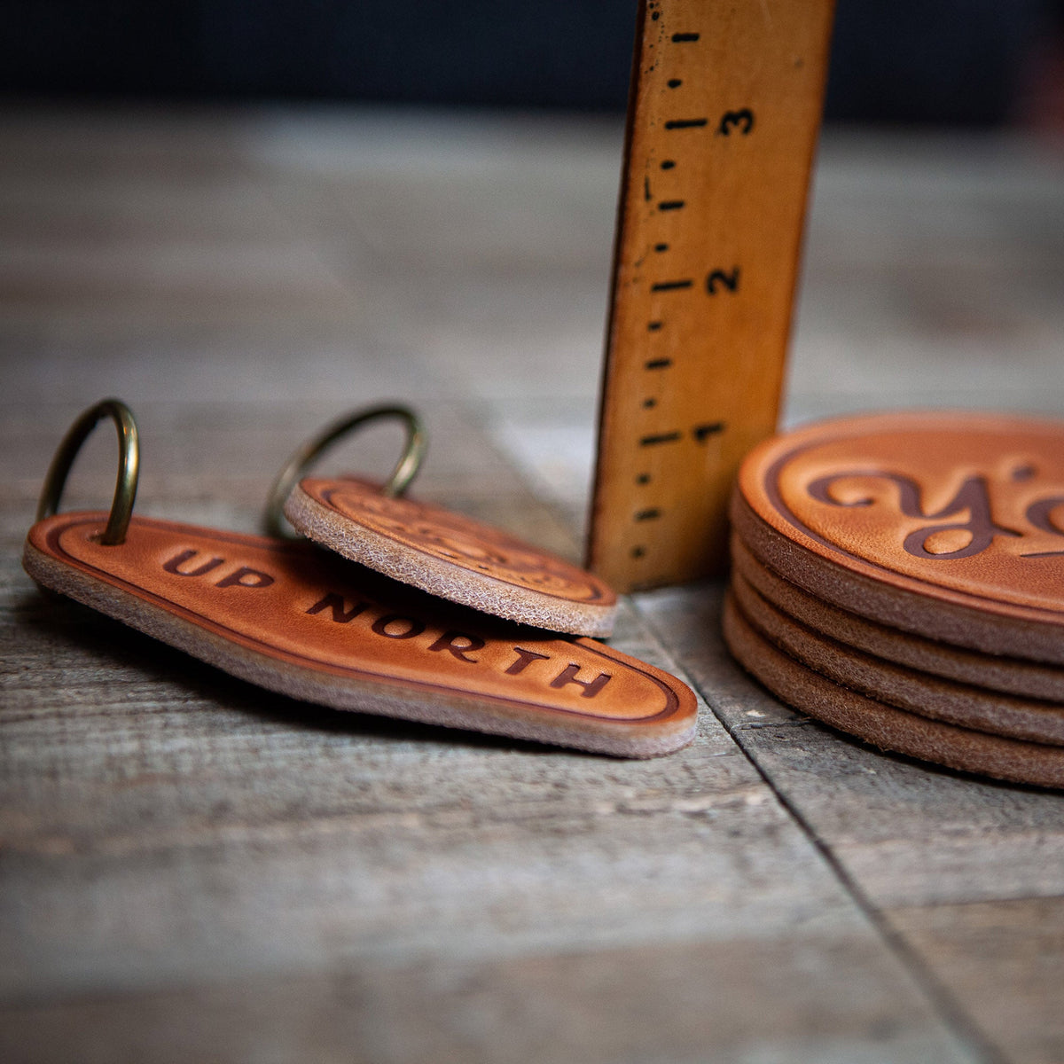 Rhode Island State Silhouette Leather Keychain Circle