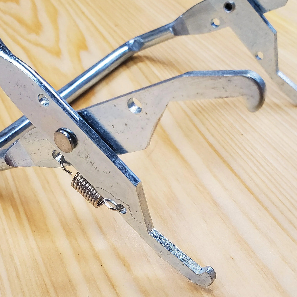 Metal Frame Grip