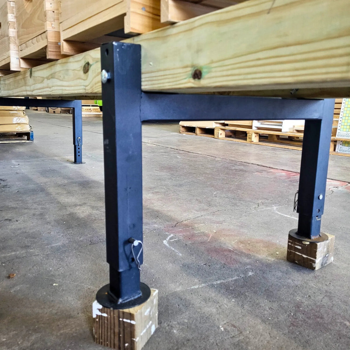 Metal Hive Stand with Adjustable Legs