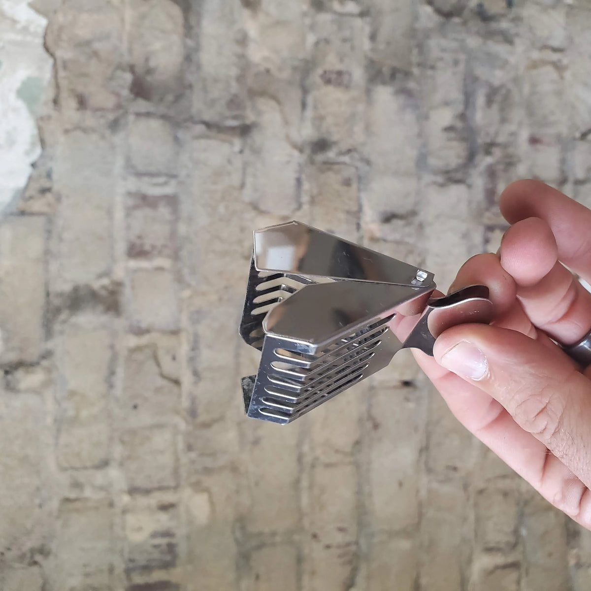 Queen Clip Stainless Steel