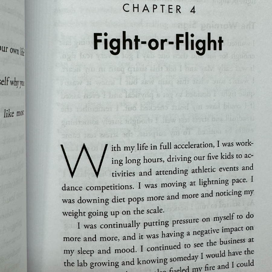 Leaders Look Within: Own Your Heart to Live a Life of Gratitude by Brent Pohlman | Paperback
