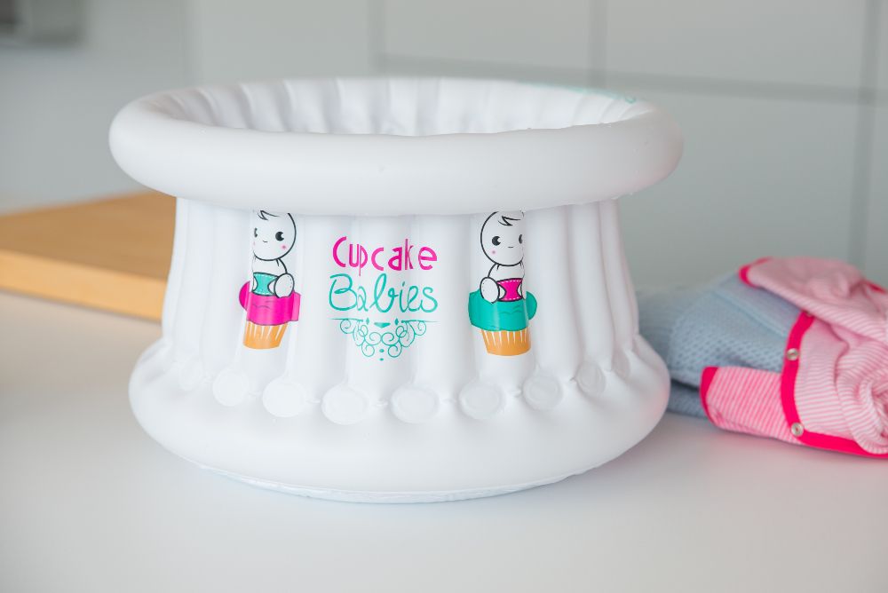 Cupcake Babies Small Bath White & travel pouch & inflator (suitable from birth up to 1 year)