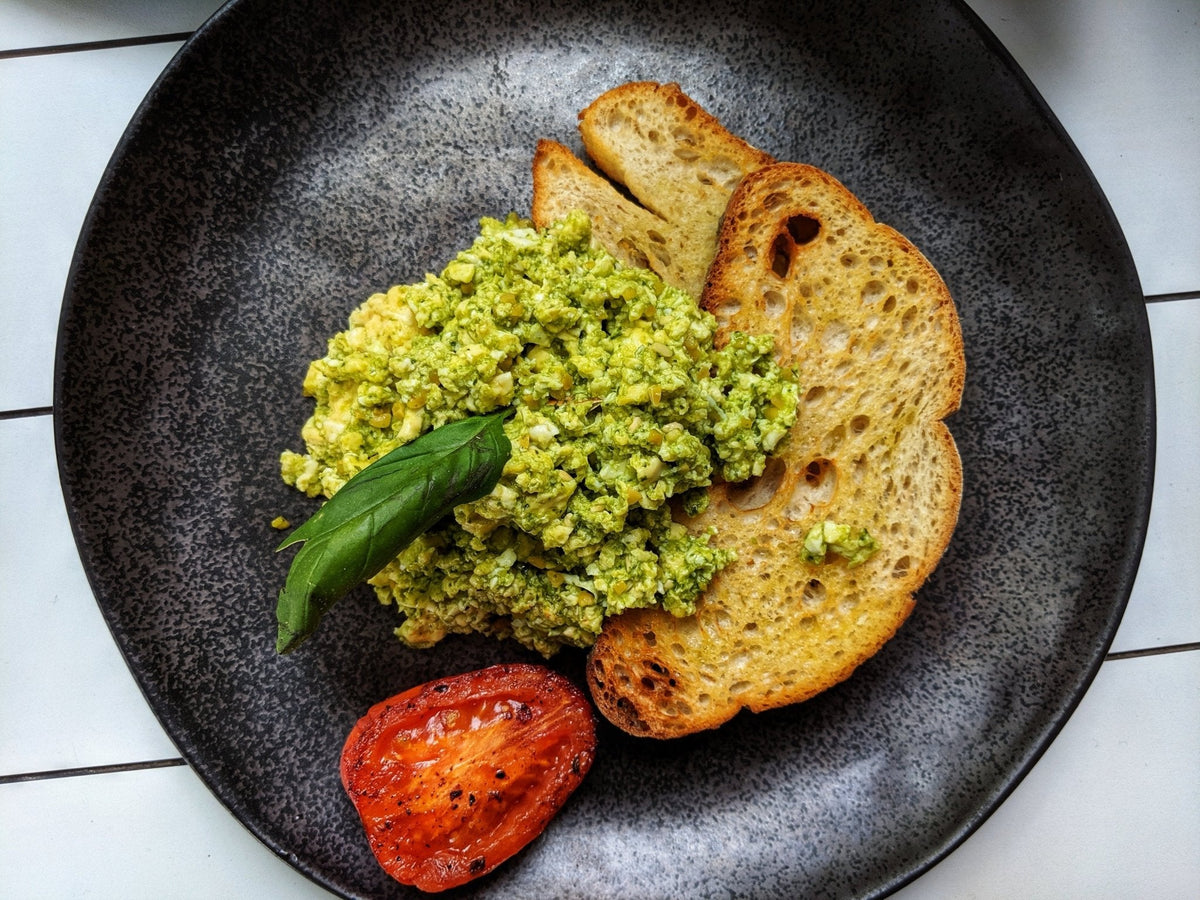 Vegan Pesto Italiano (Basil Pesto with Sundried Tomatoes)